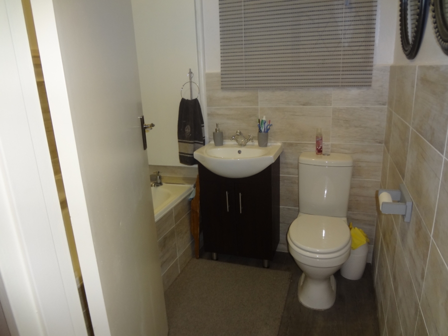 2 Bedroom Property for Sale in Humewood Eastern Cape